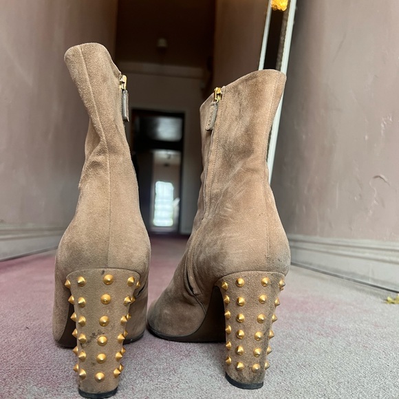 Suede Gold Studded Gucci Melville Ankle Boot Tan camel block heel good condition - Picture 5 of 8